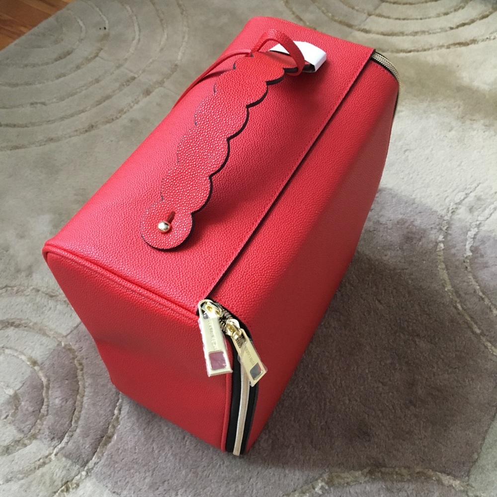 NEW Estée Lauder medium square makeup travel case, box in coral full zip